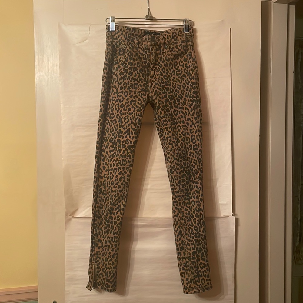 REDUCED PRICE chic & cute leopard print Lucky Brand pants with a denim-like feel